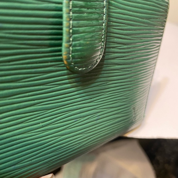 Louis Vuitton Textured Green Card Holder - Picture 6 of 13